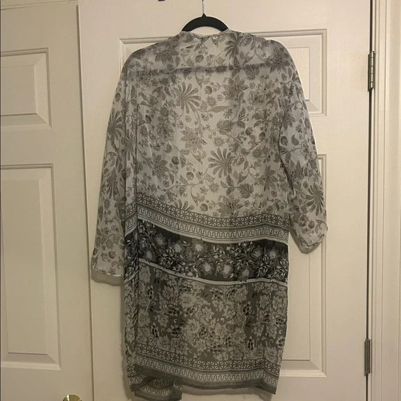 Apt. 9 Gray and Black Floral Kimono - Picture 5 of 5